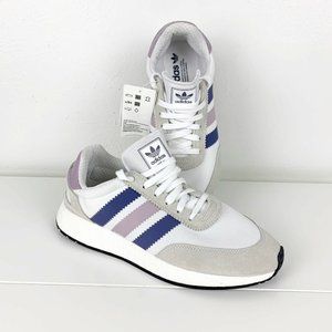 athletic leisure shoes